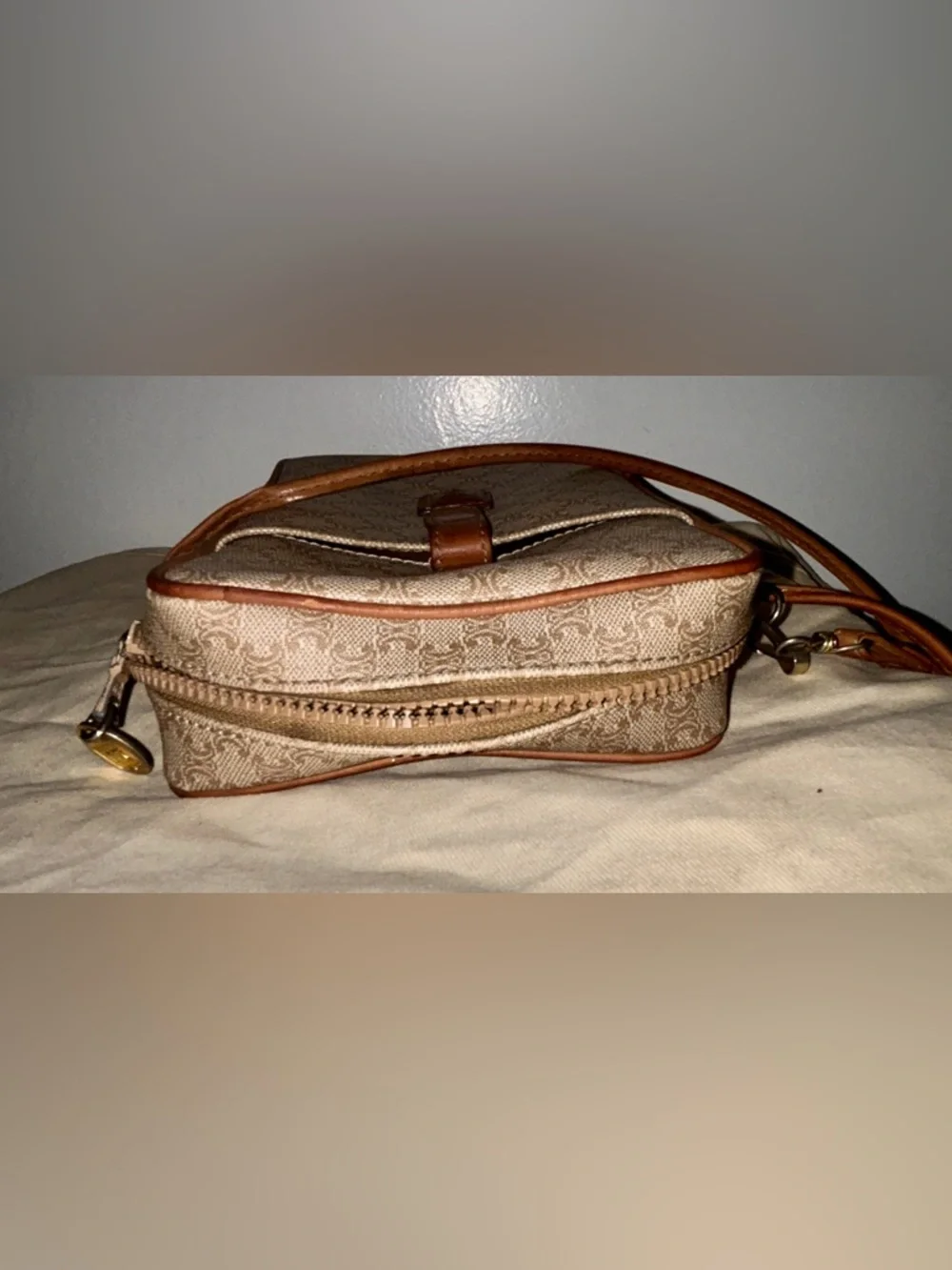 Vintage and Rare Celine Macadam canvas crossbody bag. - Picture 6 of 9